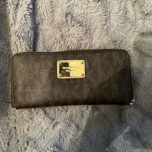 Michael kors wallet